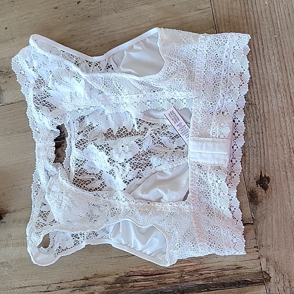 Victoria's Secret Bralette Bundle - Picture 9 of 13